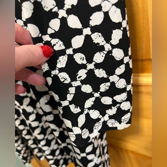 Michael Kors black and white printed dress with gold zipper on back size L - Picture 2 of 6